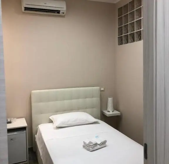 اتاق استاندارد یک نفره, Elena Rooms