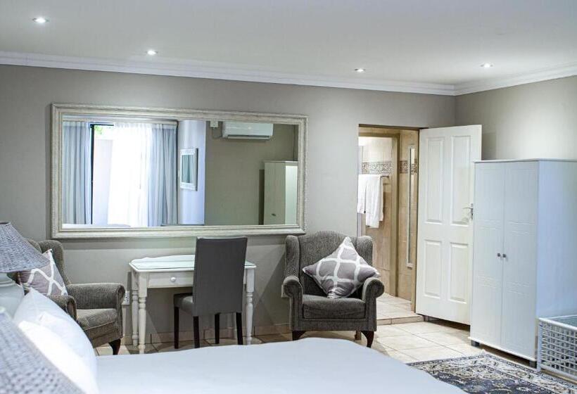 スタンダードスタジオ, Machauka Lodge