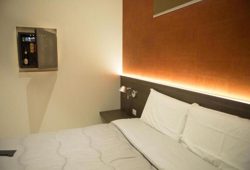 غرفة قياسية, New Bari