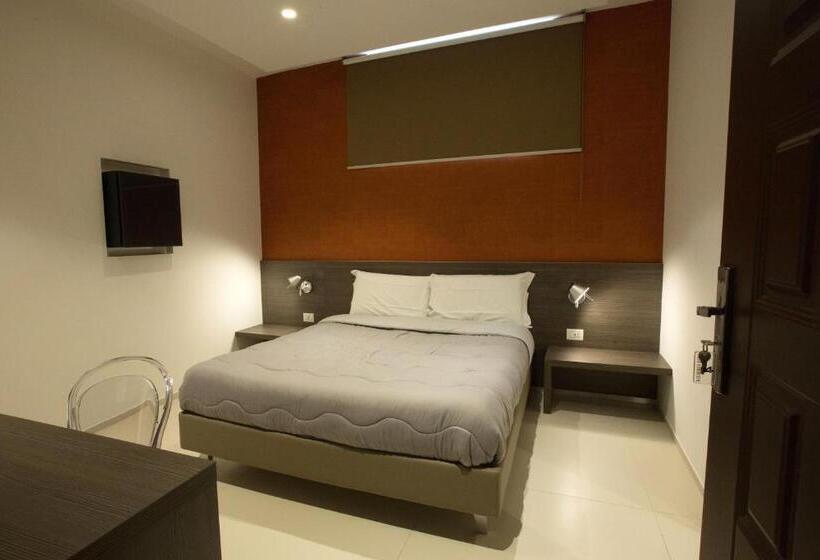 غرفة قياسية, New Bari