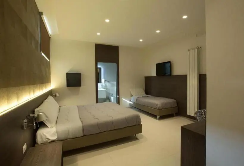 Habitació Triple Clàssica, New Bari