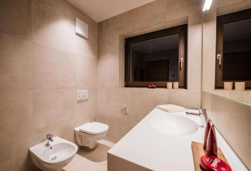 Family flat with balcony, K1 Mountain Chalet   Luxury Apartements