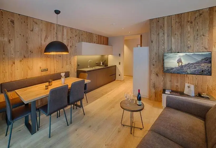 Family flat with balcony, K1 Mountain Chalet Luxury Apartements