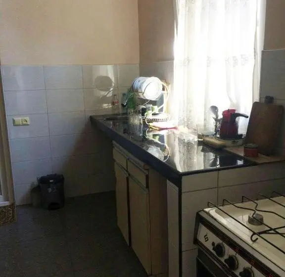 اتاق خانوادگی, Batumi Guesthouse 28a