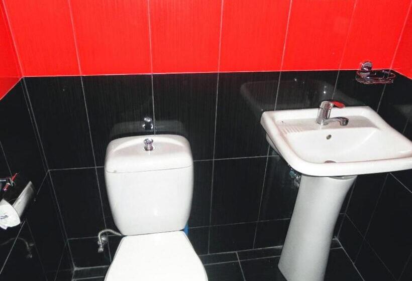 اتاق استاندارد, Batumi Guesthouse 28a