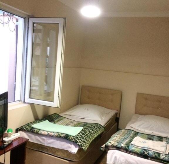 اتاق استاندارد, Batumi Guesthouse 28a