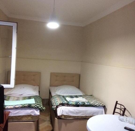 اتاق استاندارد, Batumi Guesthouse 28a