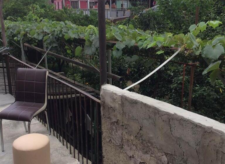 اتاق استاندارد با چشمانداز باغ, Batumi Guesthouse 28a