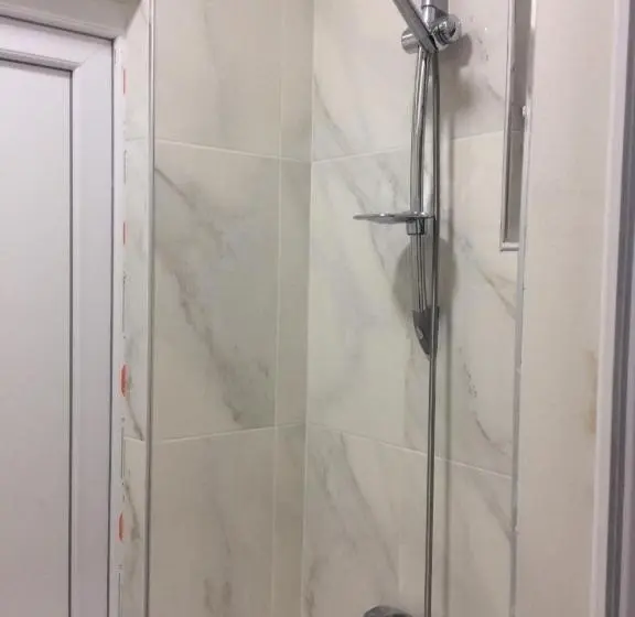 اتاق استاندارد با چشم‌انداز باغ, Batumi Guesthouse 28a