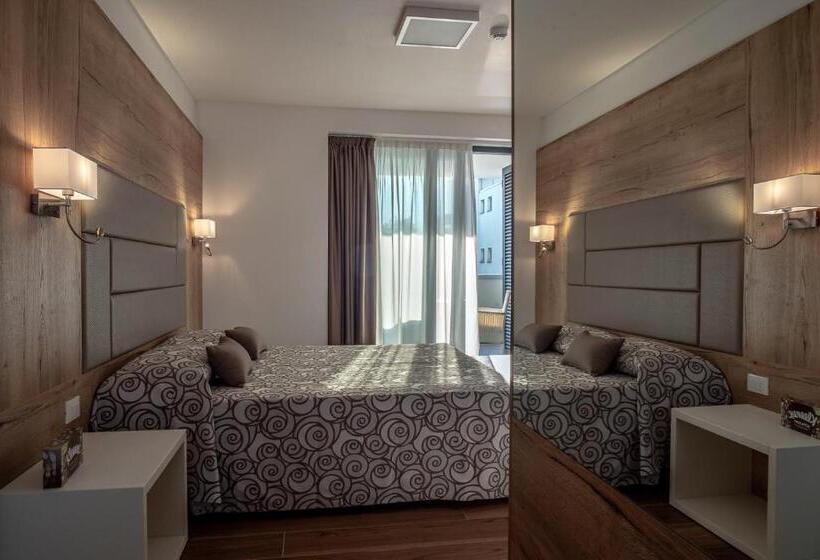 سوئیت با چشمانداز, Aparthotel Miramare