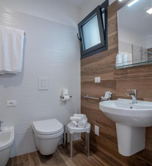 سوئیت با چشمانداز, Aparthotel Miramare