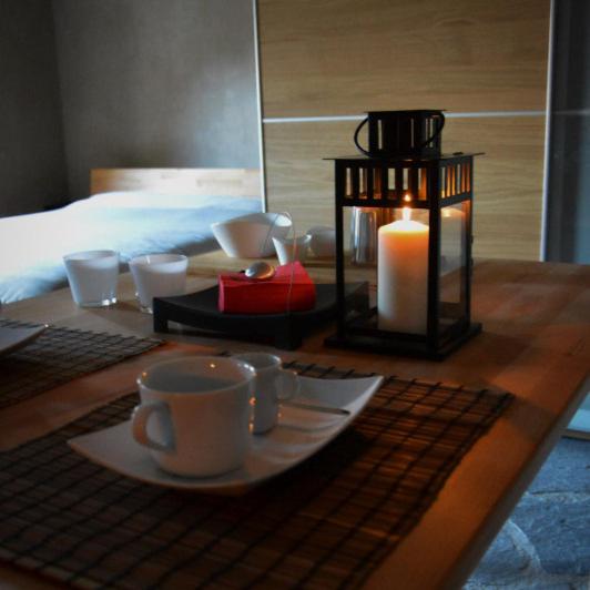 سوئیت با وان آب گرم, B&b éve