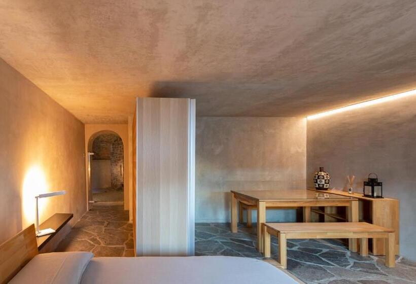 سوئیت با وان آب گرم, B&b éve
