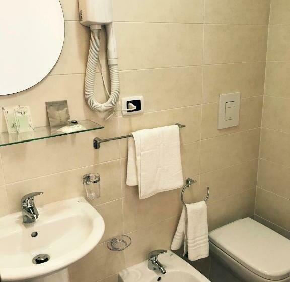 اتاق استاندارد چهار تخته, Parthenope's Home