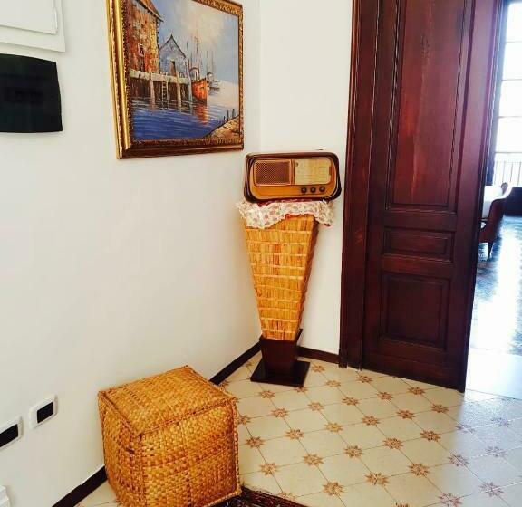 اتاق استاندارد چهار تخته, Parthenope's Home