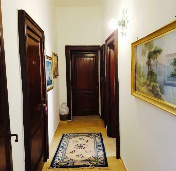 اتاق استاندارد چهار تخته, Parthenope's Home