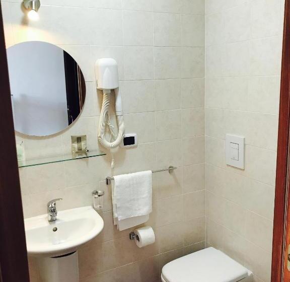 اتاق کلاسیک چهارنفره, Parthenope's Home