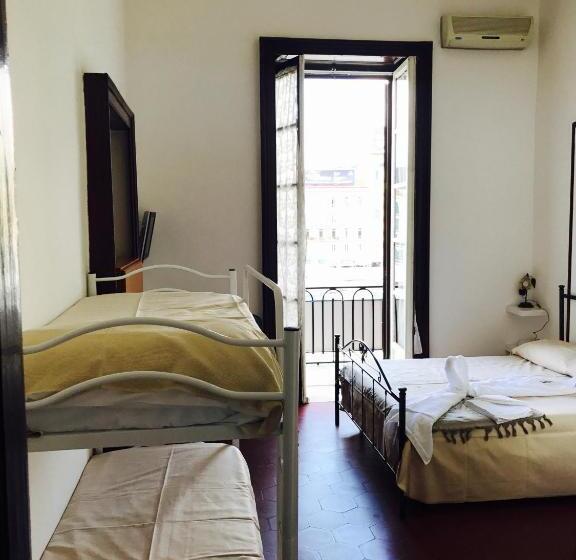 اتاق کلاسیک چهارنفره, Parthenope's Home