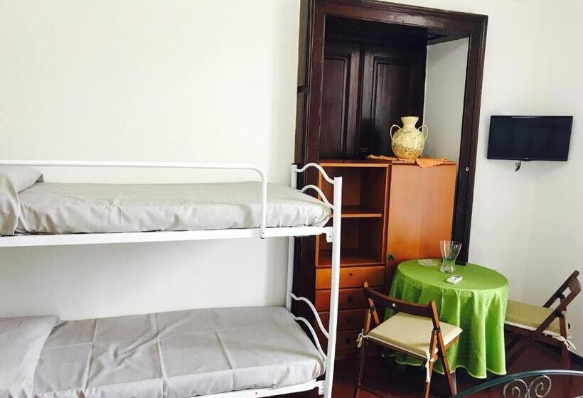 اتاق سوپریور چهار تخته, Parthenope's Home