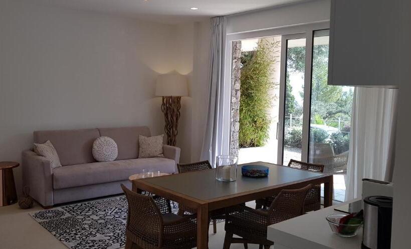 1階の1ベッドルームアパートメント, Iancu Charme Apartments