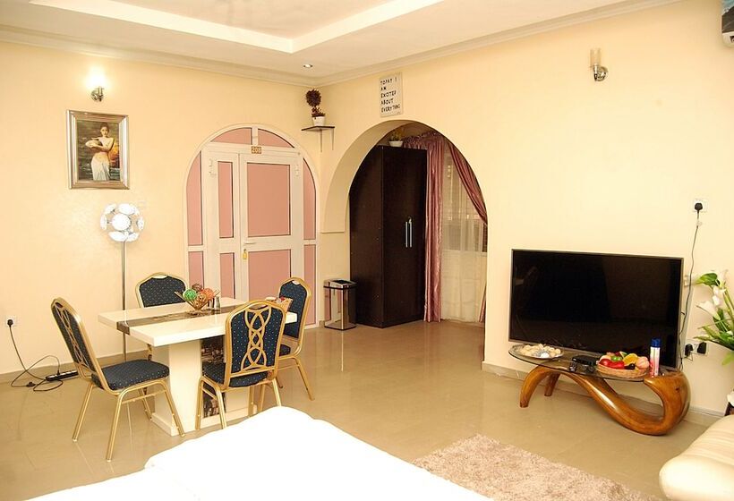 سوئیت پرزیدنت, Health Plaza Abuja