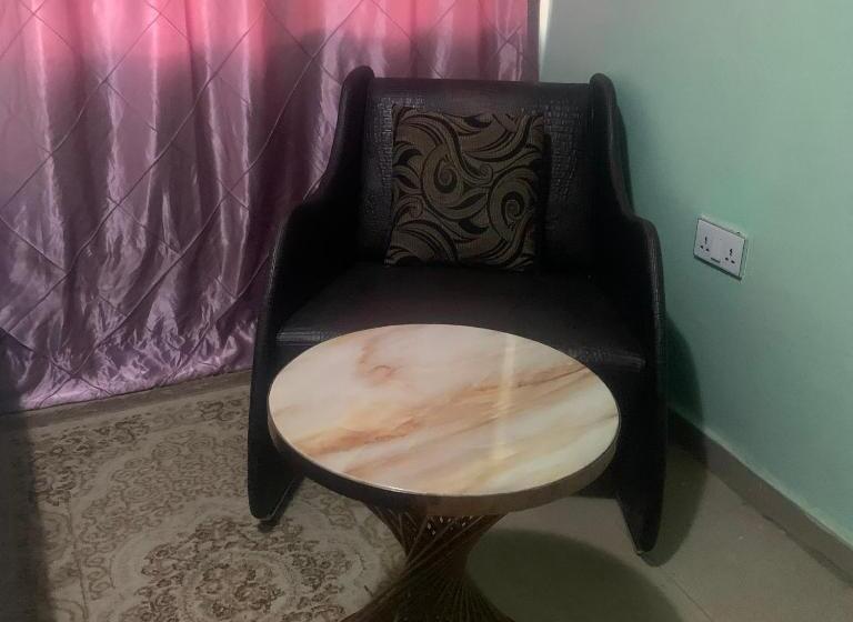 سوییت اجرایی, Health Plaza Abuja