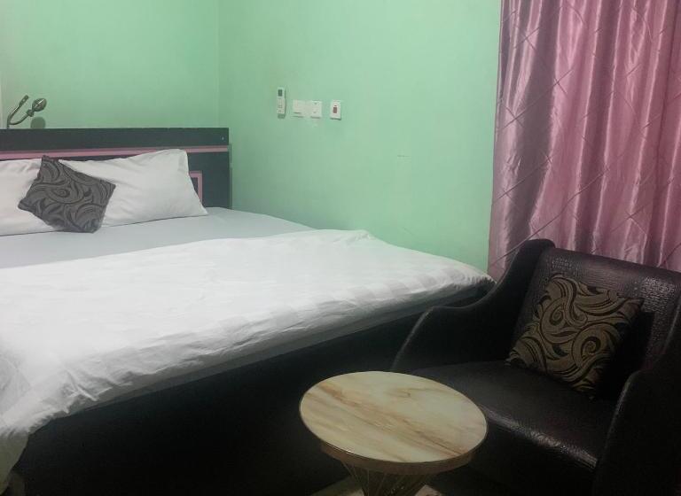 سوییت اجرایی, Health Plaza Abuja