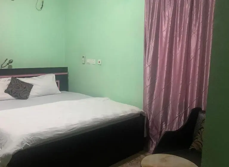سوییت اجرایی, Health Plaza Abuja