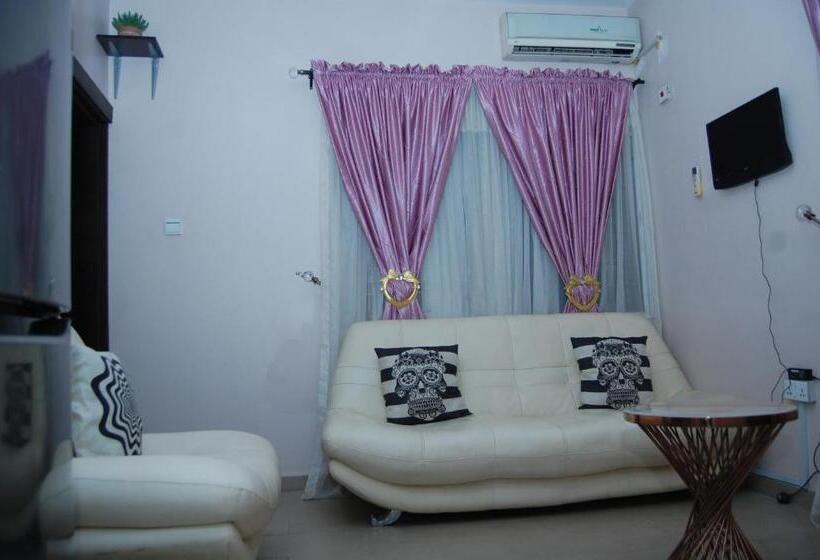 سوییت خانوادگی, Health Plaza Abuja