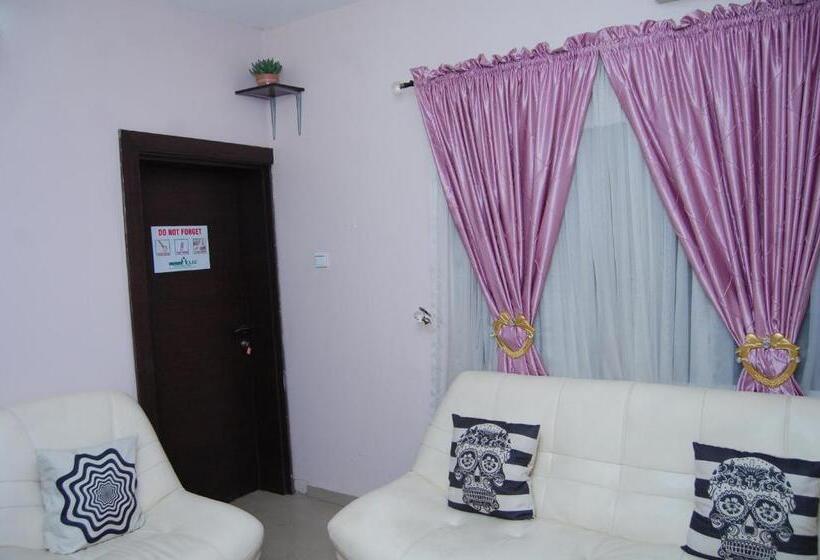 سوییت خانوادگی, Health Plaza Abuja