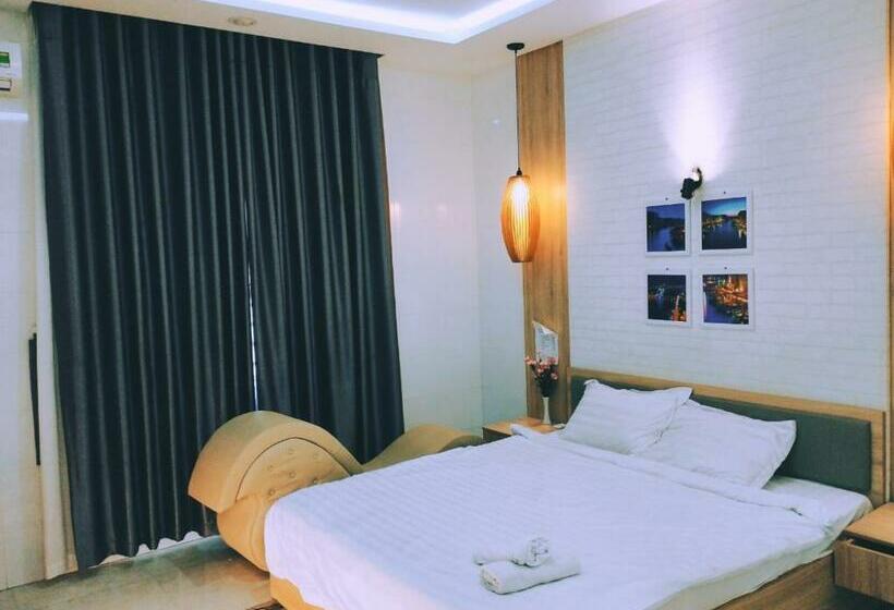 اتاق لوکس با تخت بزرگ, Max Hostel