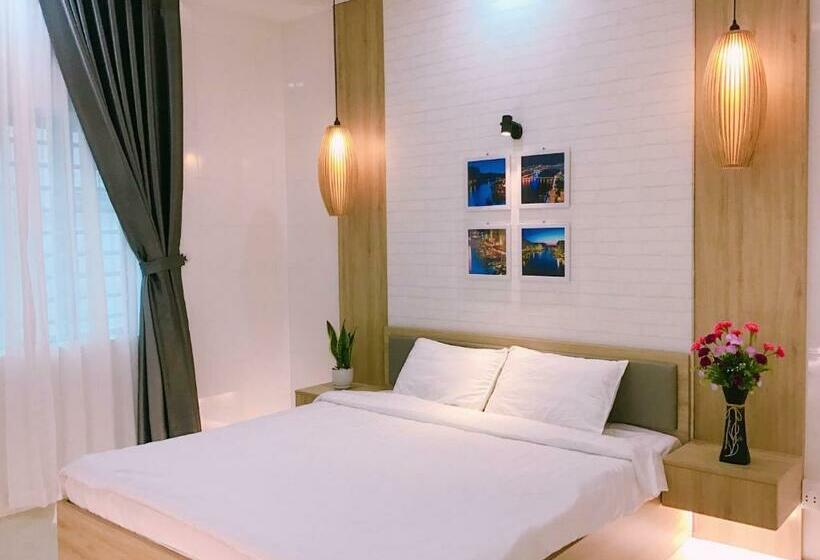 اتاق لوکس با تخت بزرگ, Max Hostel