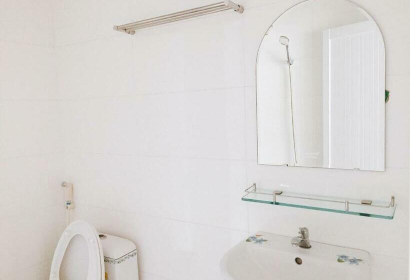 اتاق لوکس با تخت بزرگ, Max Hostel