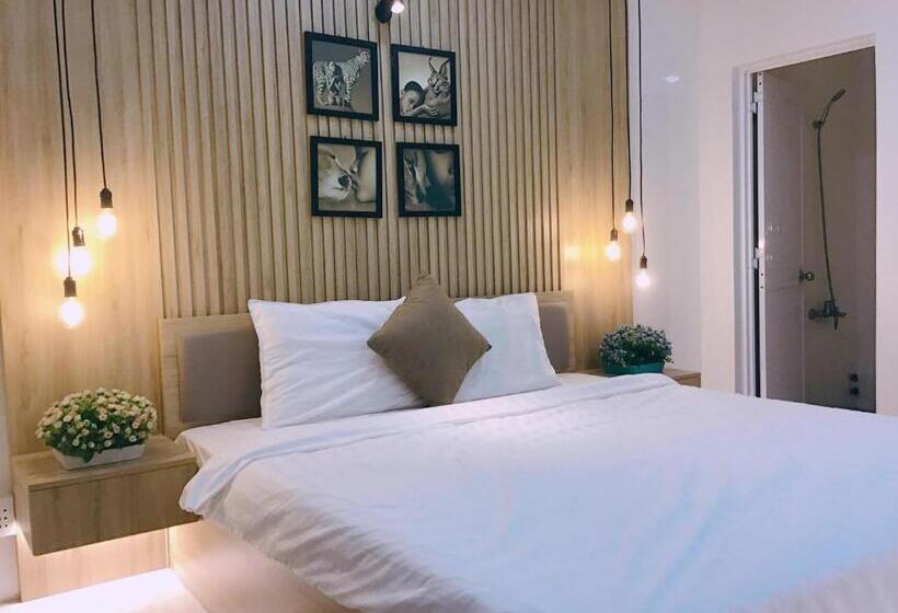 اتاق لوکس با تخت بزرگ, Max Hostel