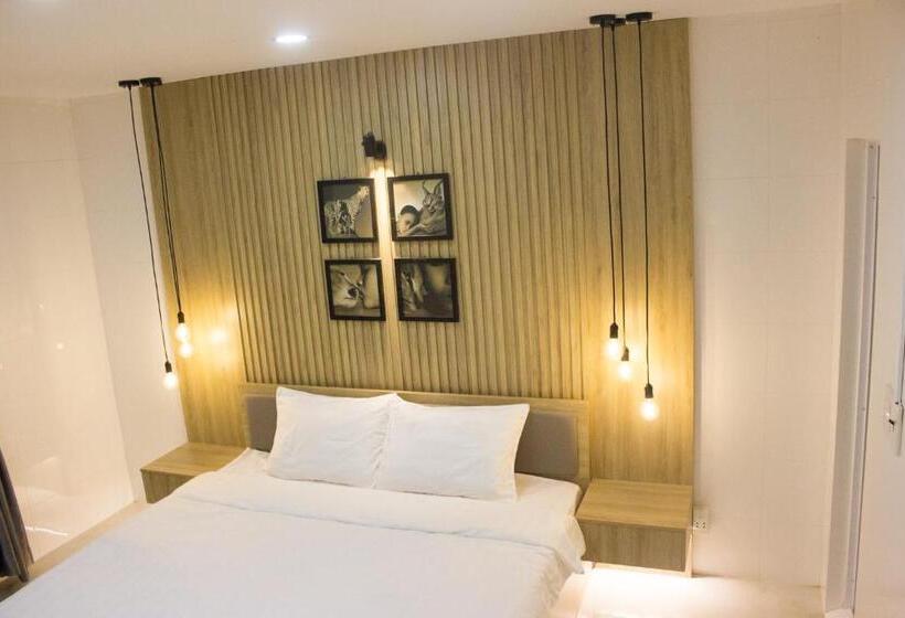 اتاق سوپریور با تخت بزرگ, Max Hostel