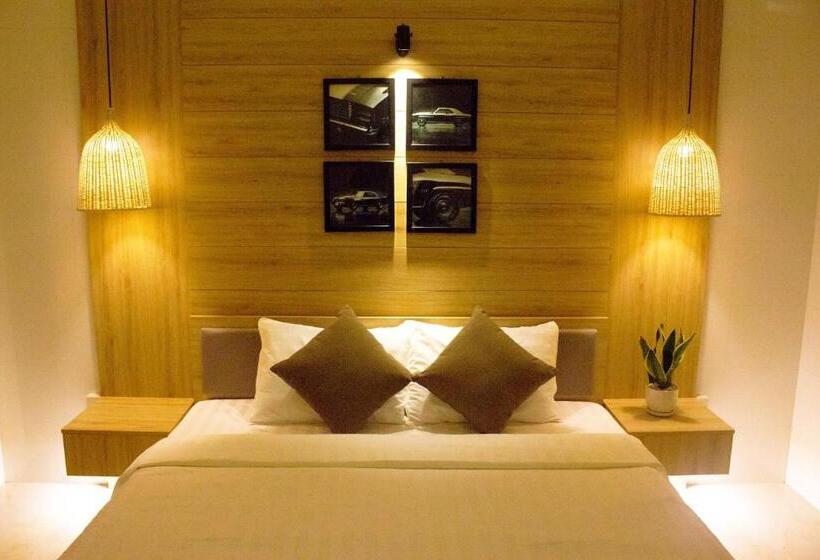 اتاق سوپریور با تخت بزرگ, Max Hostel