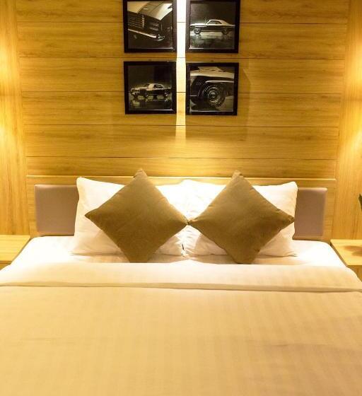 اتاق لوکس با تخت بزرگ, Max Hostel