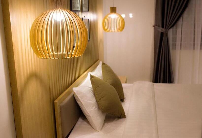 اتاق لوکس با تخت بزرگ, Max Hostel