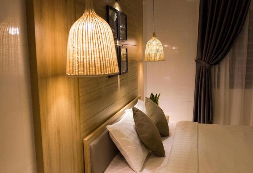 اتاق لوکس با تخت بزرگ, Max Hostel