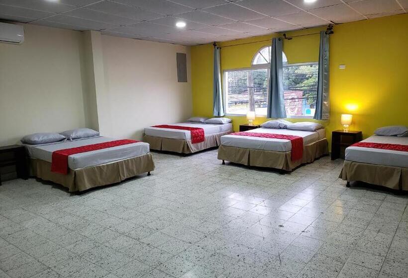 Economy Quadruple Room, El Dorado