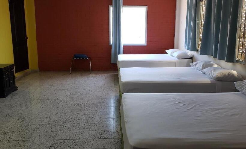 Economy Quadruple Room, El Dorado