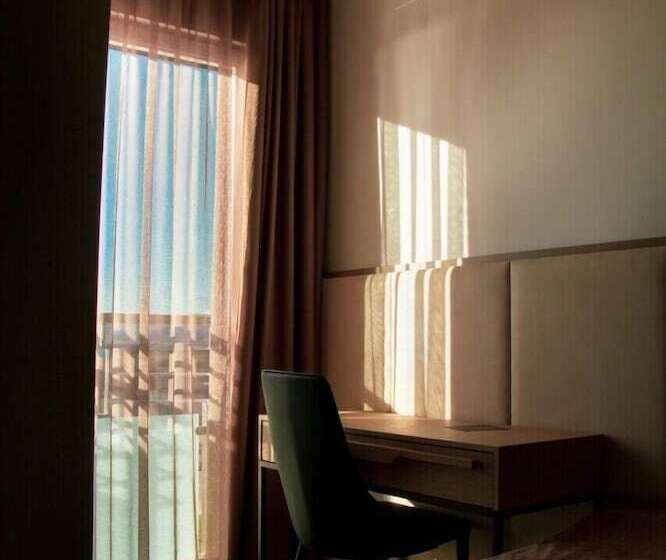 سوییت خانوادگی, Vila Europa