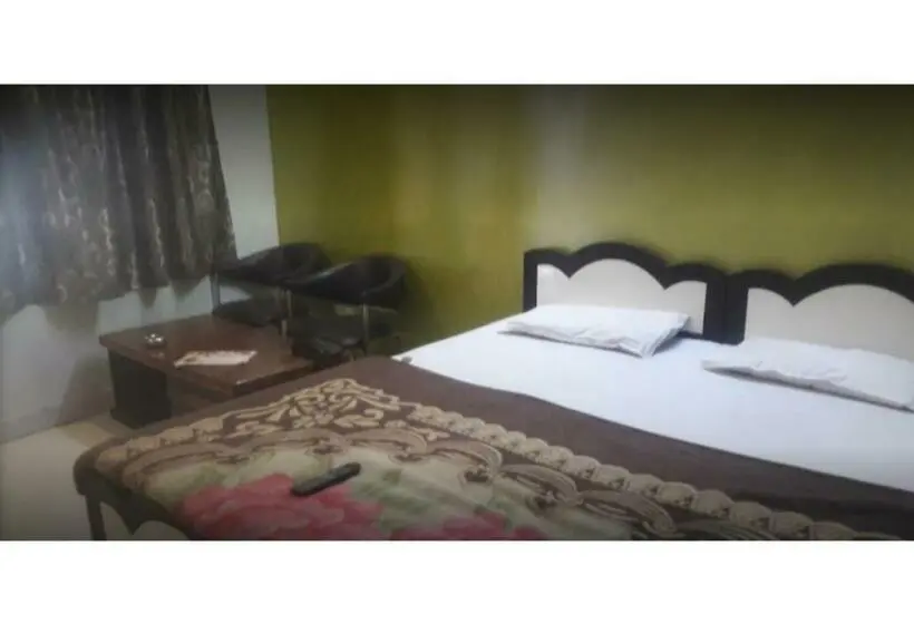 デラックスルーム, Well Furnished Rooms In Pushkar