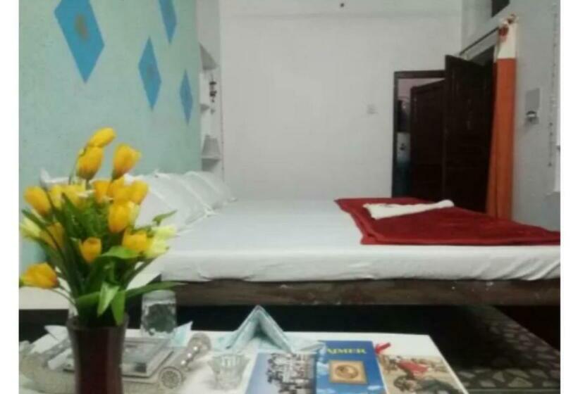 豪华三人间, Well Furnished Rooms In Pushkar