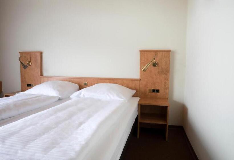 Quarto standard, Zur Post