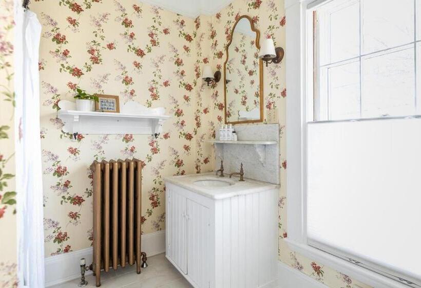 غرفة ديلوكس, The Water Street Inn