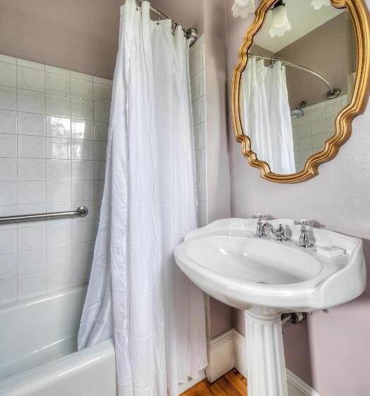 غرفة ديلوكس سرير كينج, The Water Street Inn