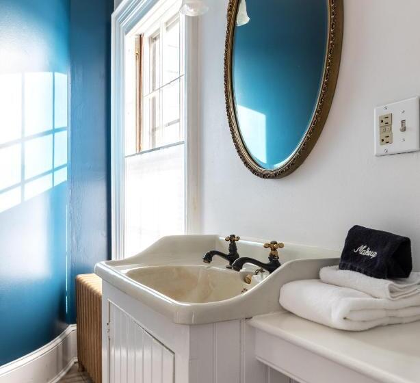 غرفة ديلوكس, The Water Street Inn