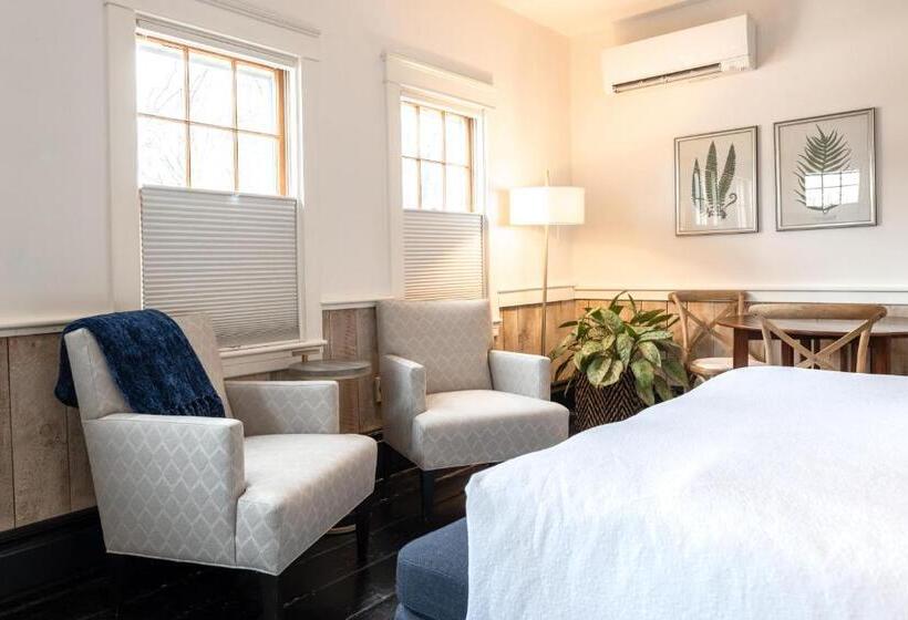 إستوديو قياسى, The Water Street Inn