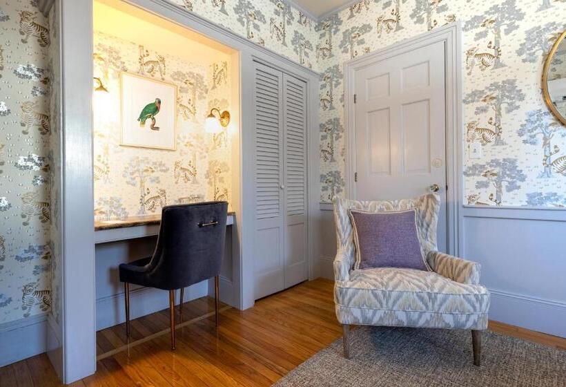 غرفة ديلوكس سرير كينج, The Water Street Inn